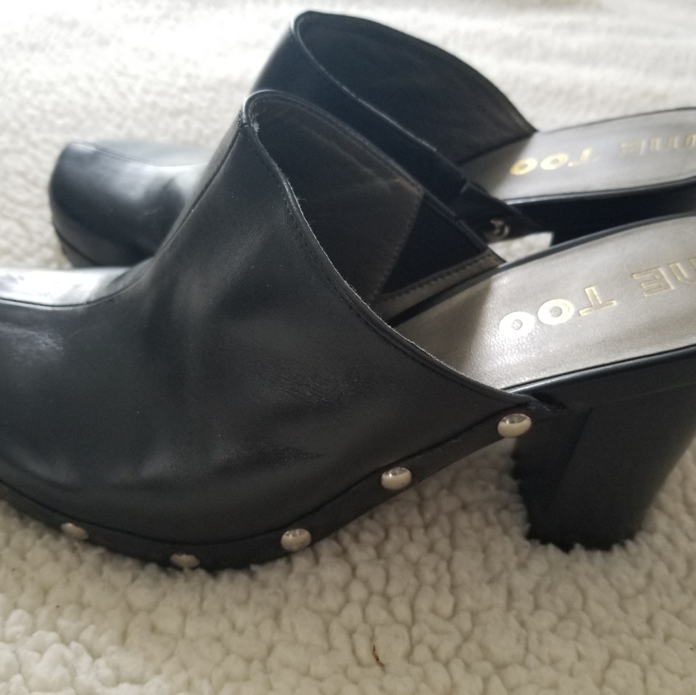Clogs new